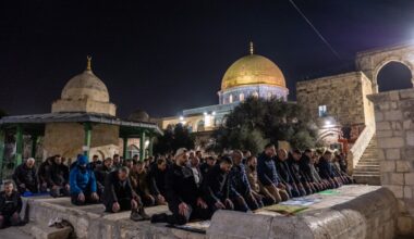 Israel limits number of worshippers at Jerusalem’s Al-Aqsa Mosque to 10,000 Palestinians during Ramadan – Middle East Monitor