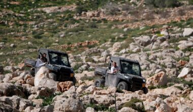 Child among 3 Palestinians injured by illegal Israeli settlers’ assaults in West Bank – Middle East Monitor