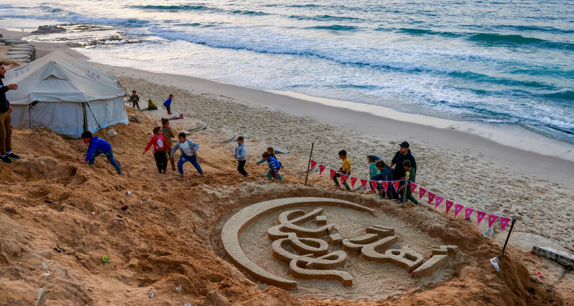 Amid destruction, loss, Gaza clings to Ramadan traditions with resilience | Gaza News