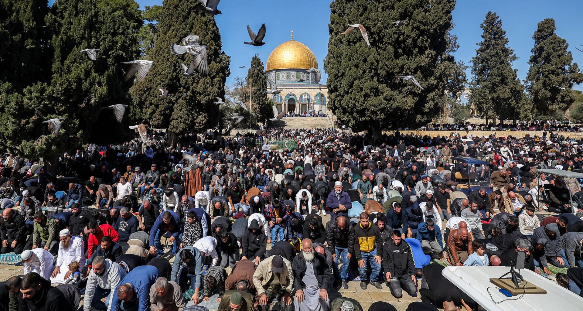 80,000 Muslim worshipers pray peacefully at Al-Aqsa on first Friday of Ramadan