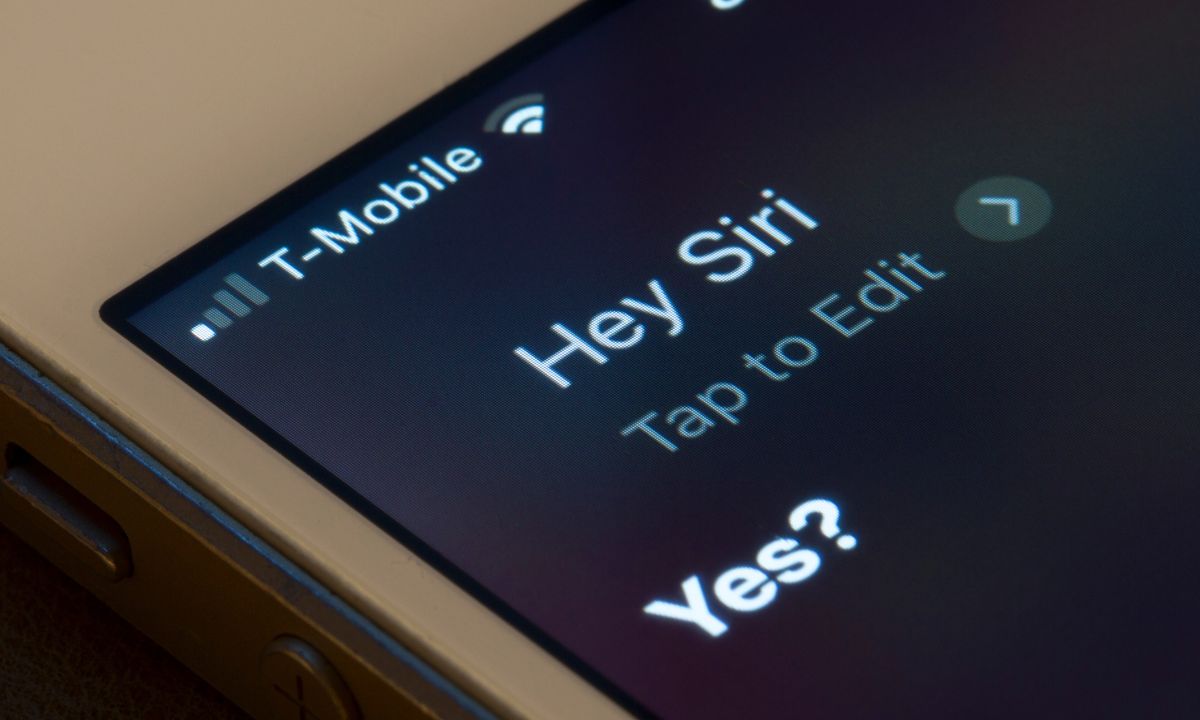 Apple Asks Judge to Toss Claims by Investors on Siri AI Progress