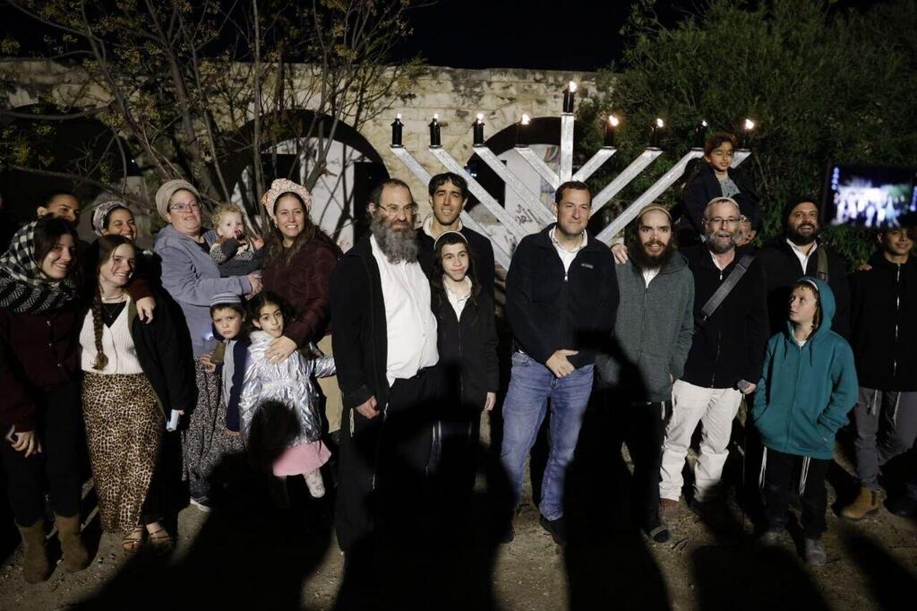 הדלקת נרות בשא-נור