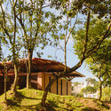 Córrego do Bispo Linear Park / Natureza Urbana - Exterior Photography, Wood, Garden