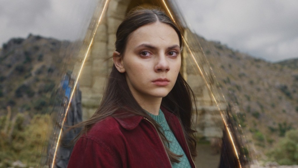 Dafne Keen as Lyra in His Dark Materials