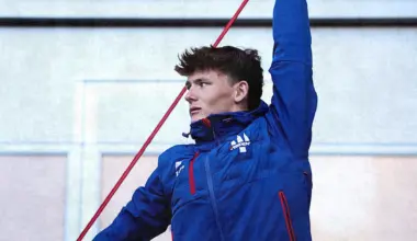 BARCELONA, SPAIN - MAY 31: Martinius Stenshorne of Norway and Hitech TGR (14) leads Roman Bilinski