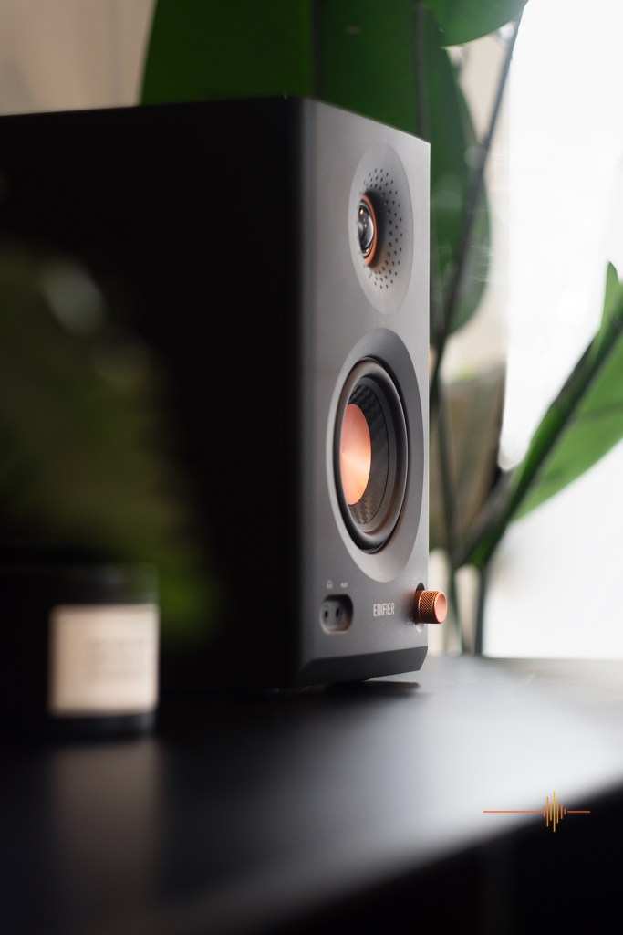 Edifer MR5 Studio Speakers in Black