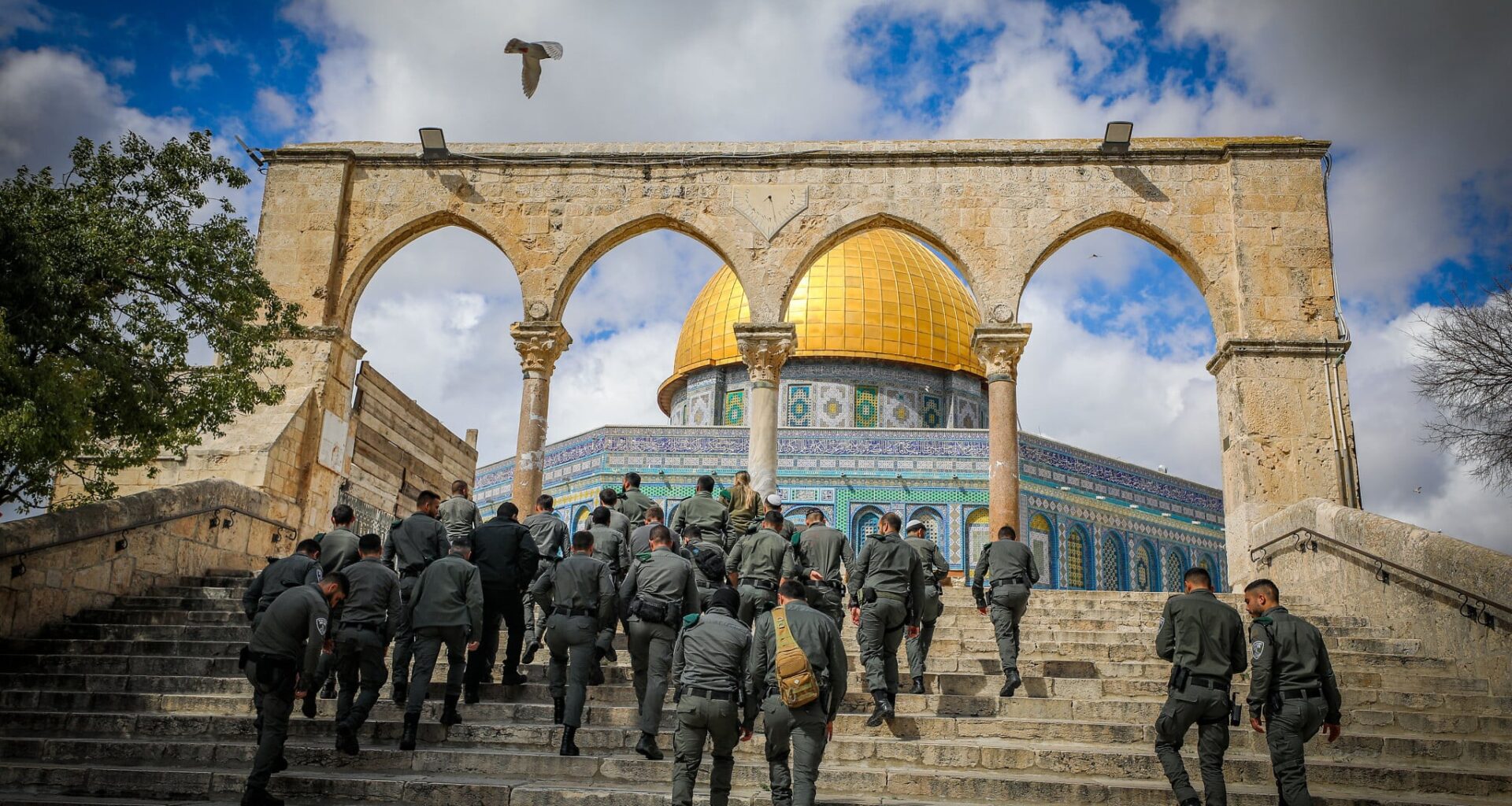 Israeli police say they'll deploy around Temple Mount compound during Ramadan