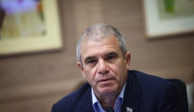 'Shame on you': Former hostage, families hit back at government's captives point man