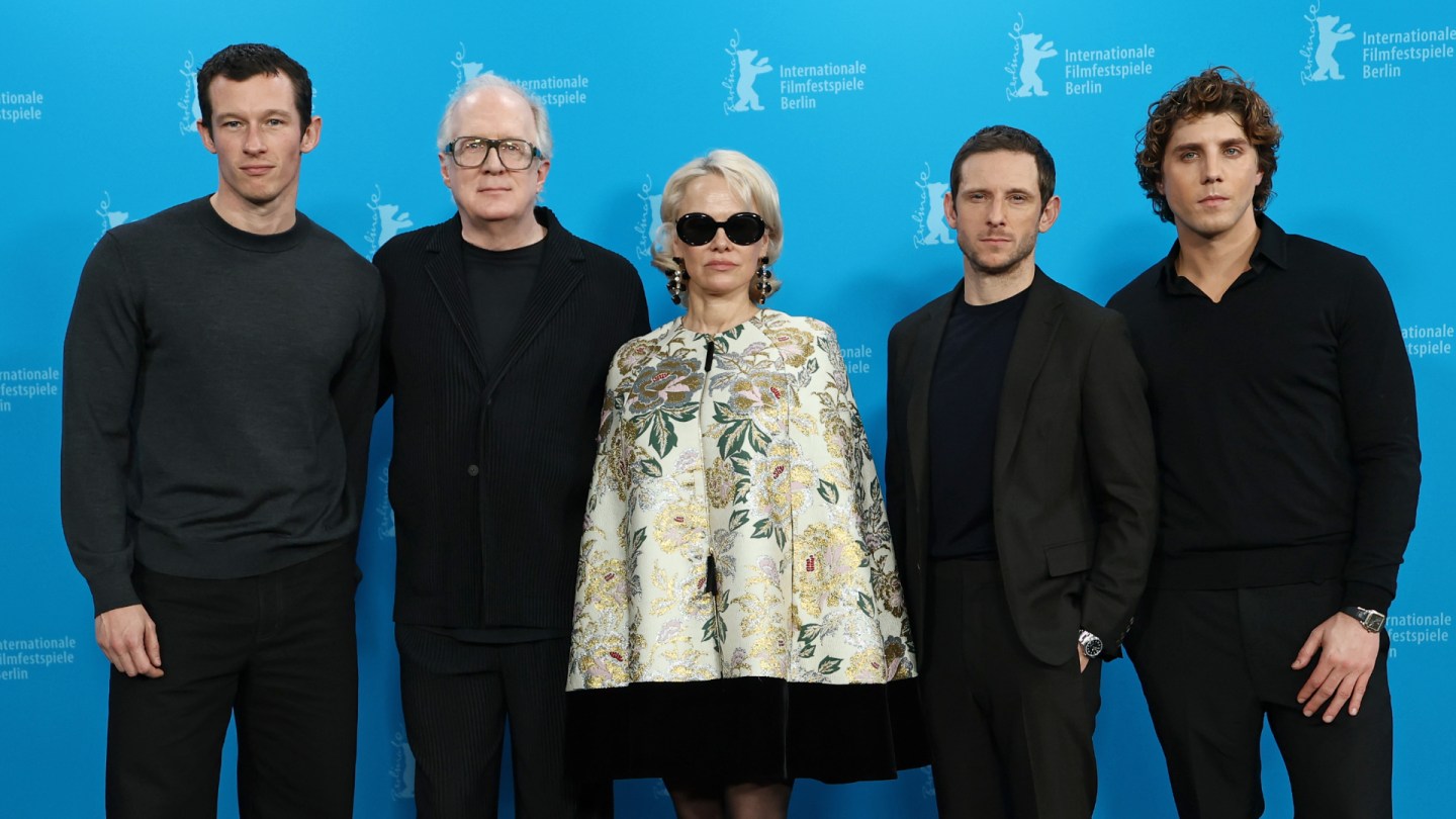 Callum Turner Addresses Bond Rumors, Tracy Letts on Fascism in Berlin