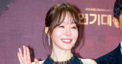 Um Ji-won Weeps at KBS Grand Prize, Honors Lee Soon-jae - 조선일보