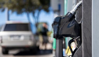 Oil, markets digest escalation risks ahead of US-Iran talks