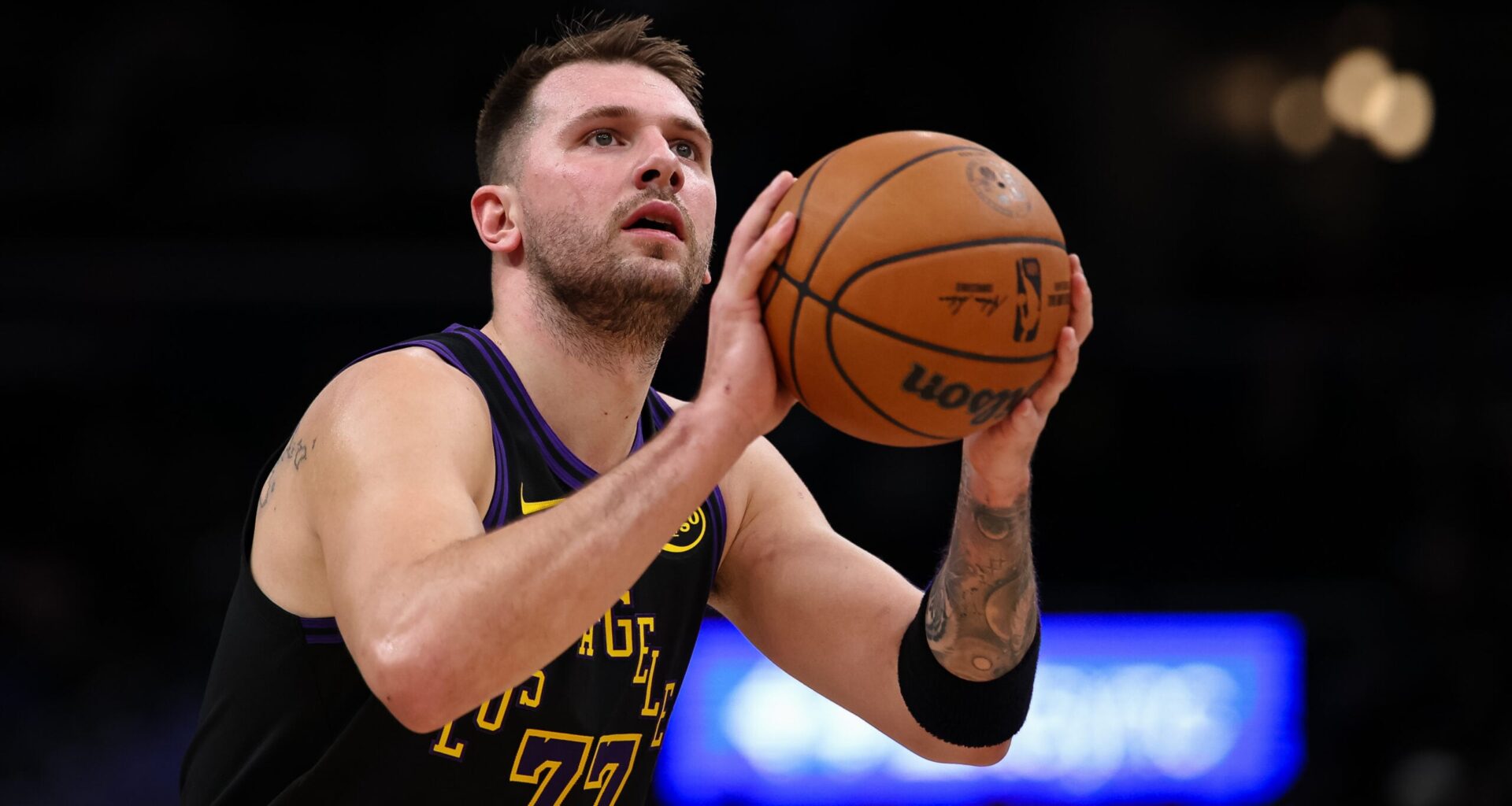 Luka Dončić has a triple-double (26 points, 11 assists, 10 rebounds) before halftime