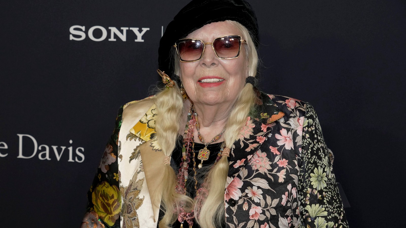 Meryl Streep Confirmed to Play Joni Mitchell in Cameron Crowe Biopic