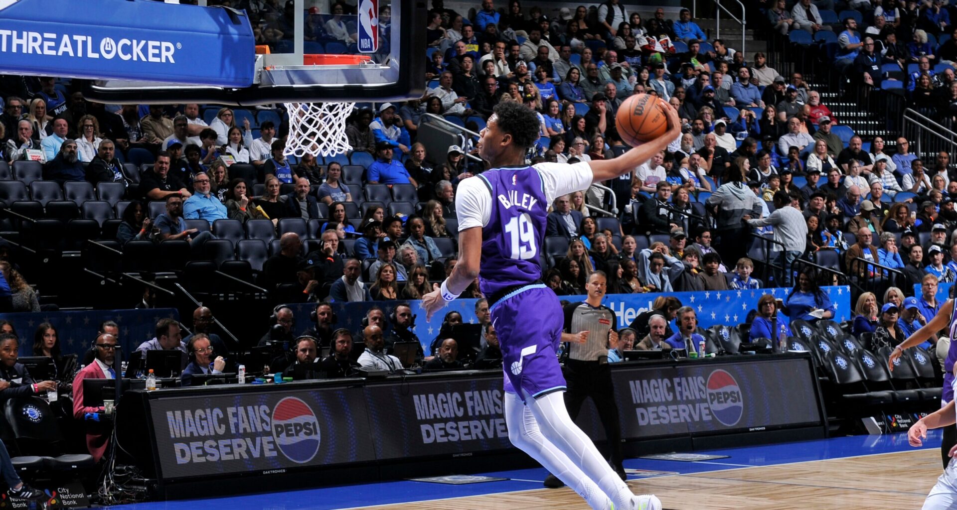 The 2016 Dunk Contest: Looking back at 'the best one ever'