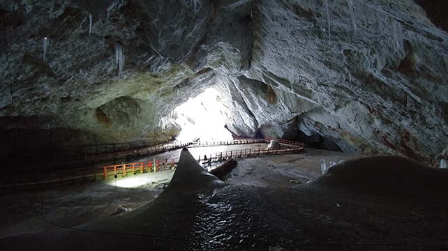 Scărișoara Ice Cave