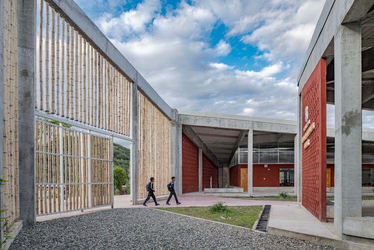 Mirador School La Jalquilla / Semillas - Image 1 of 19