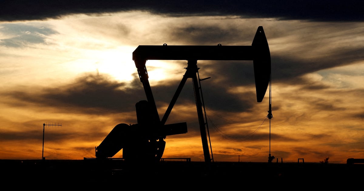 Oil prices up on simmering US-Iran tensions