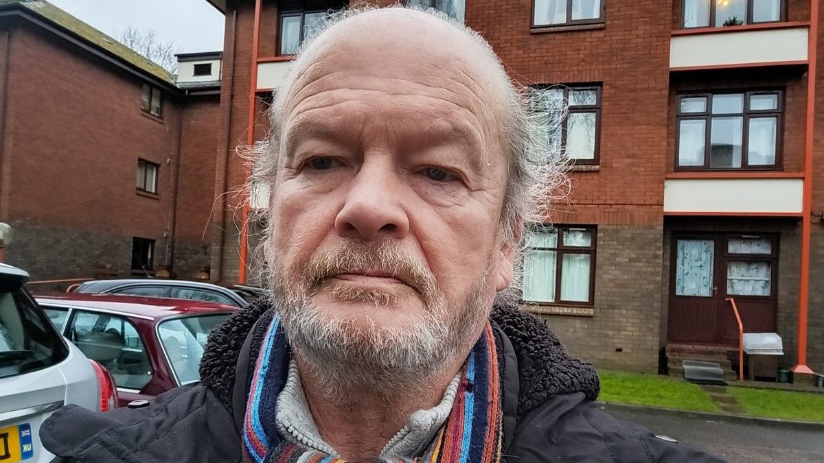 I'm stuck in a retirement flat with a £4,000 service charge