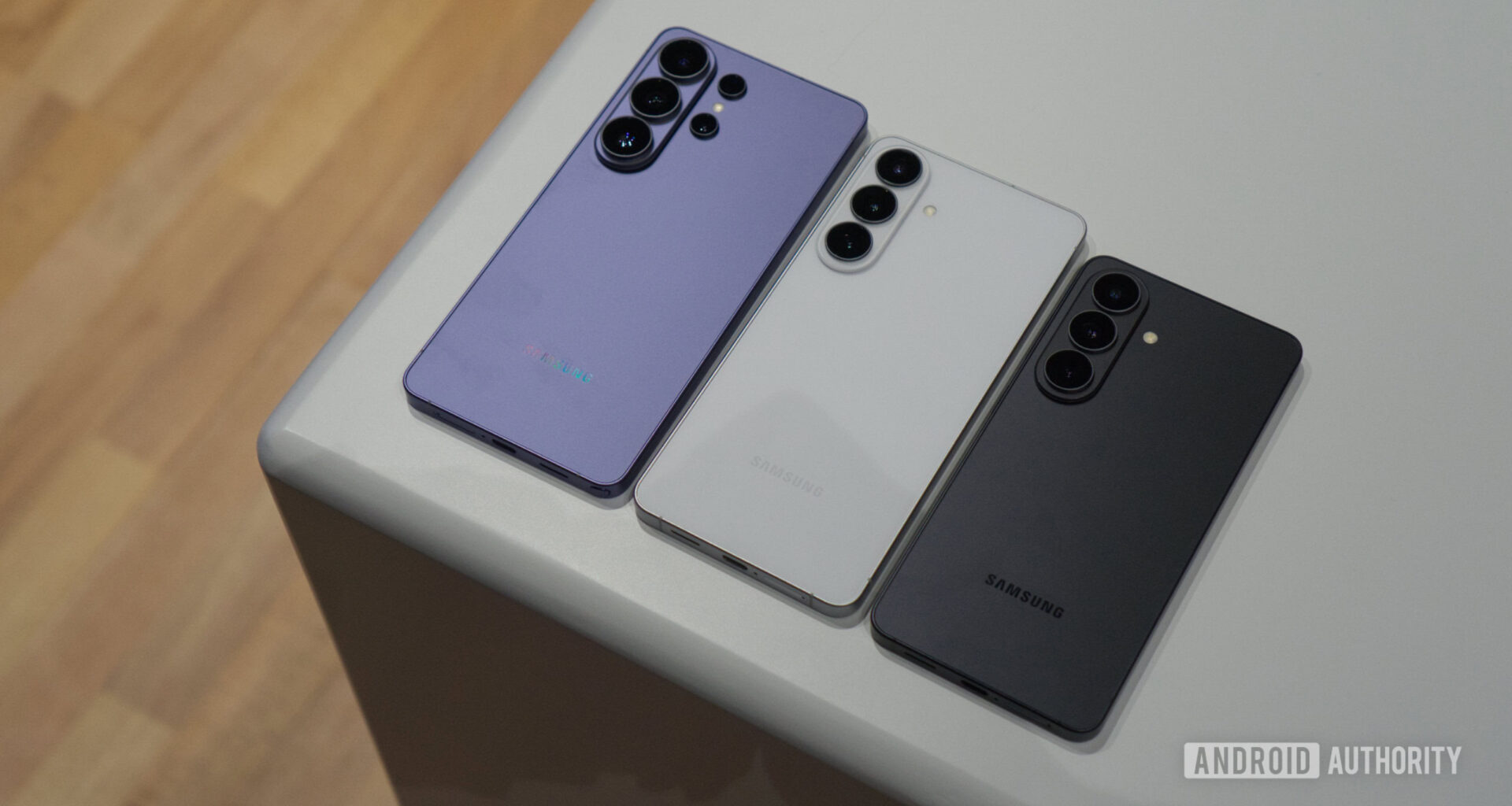 Samsung Galaxy S26 series showing backs 1