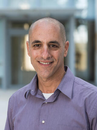 פרופ' עידן מנשה 