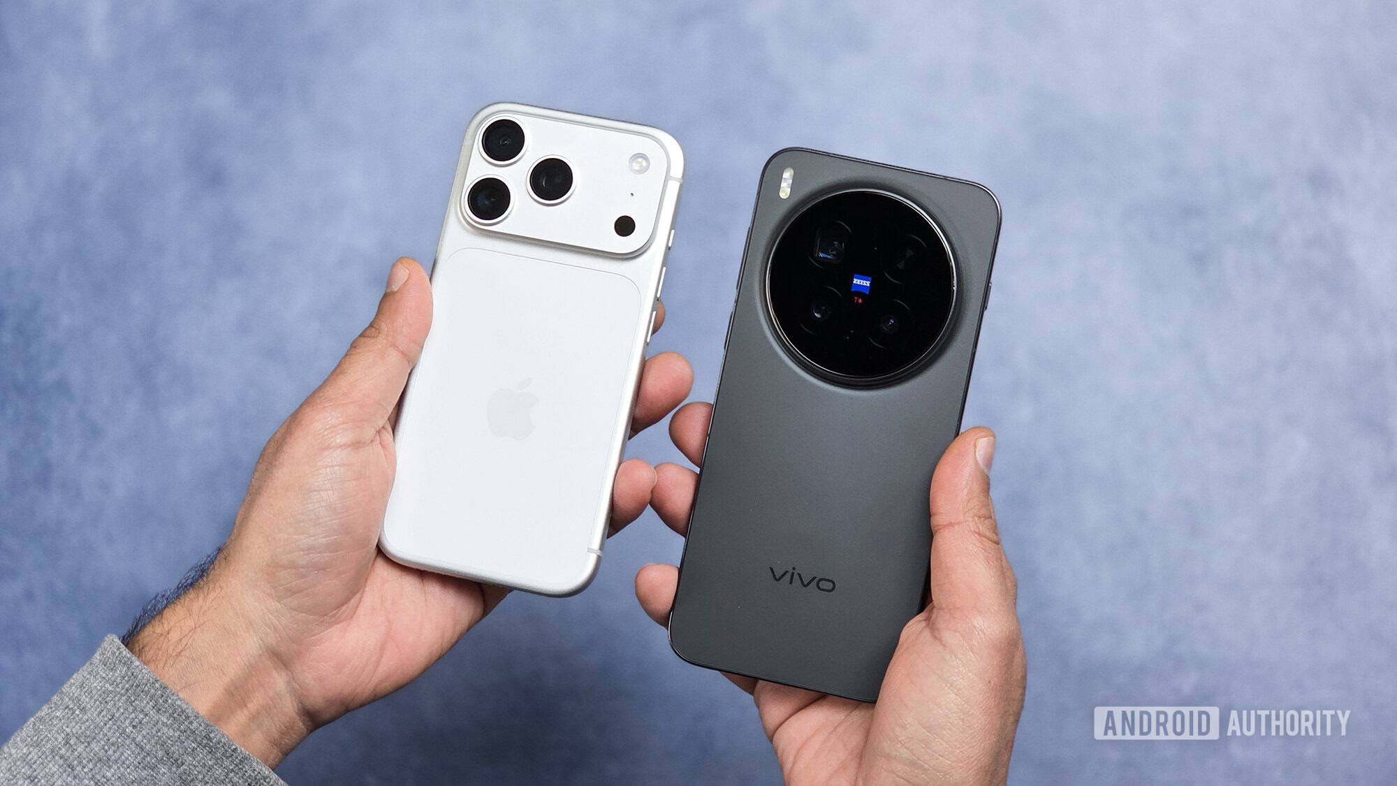Vivo X300 Pro vs iPhone 17 Po in hand