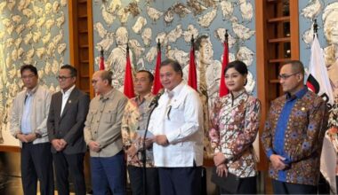 President assures investors of market stability amid domestic shake-up