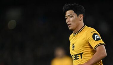 Hwang Hee-chan Injured, Substituted as Wolverhampton Falls to Chelsea - 조선일보