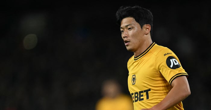 Hwang Hee-chan Injured, Substituted as Wolverhampton Falls to Chelsea - 조선일보