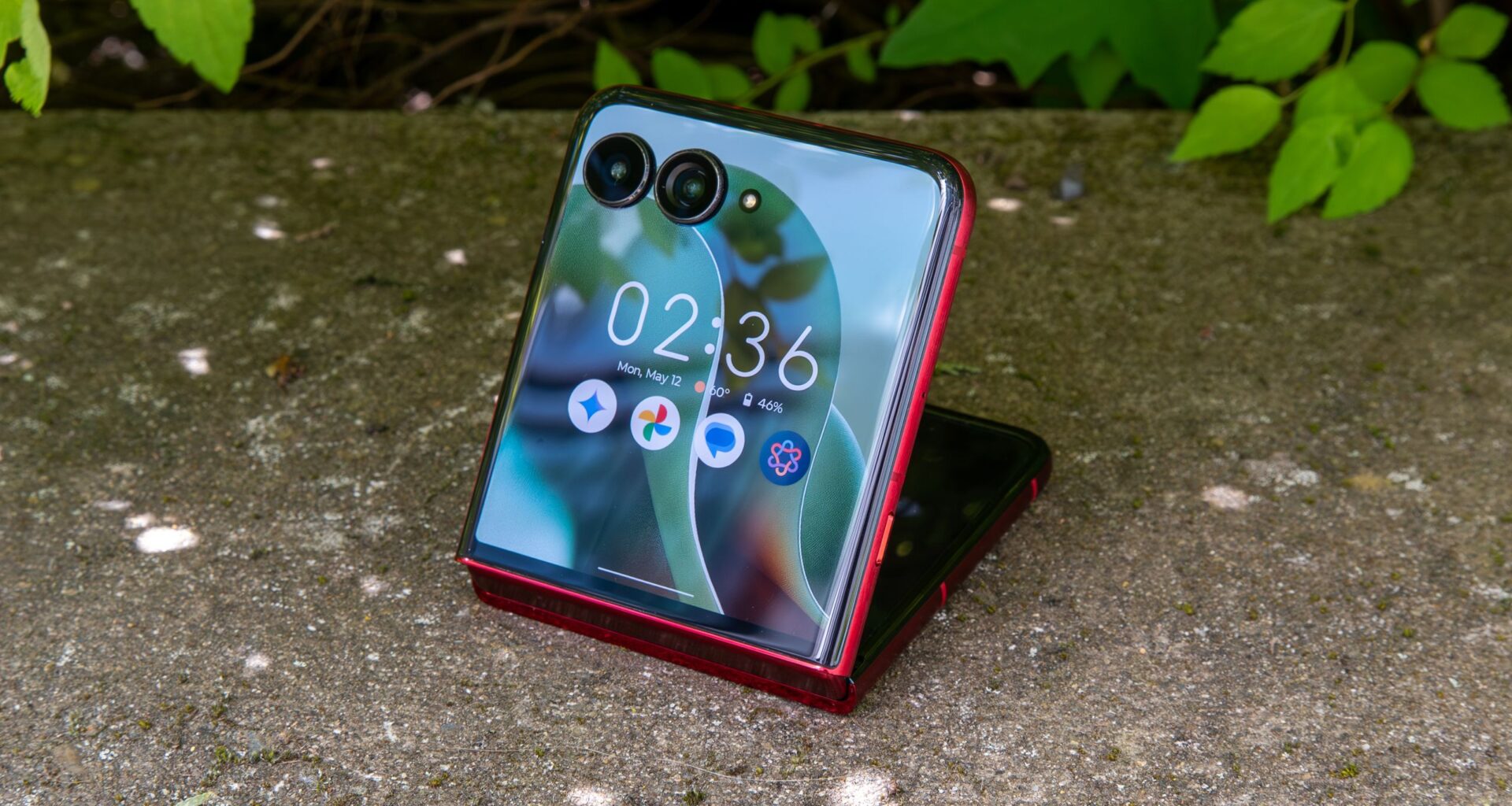 Unbelievable: the best flip phone ever built scores a historic $500 discount during Best Buy's Presidents' Day sale