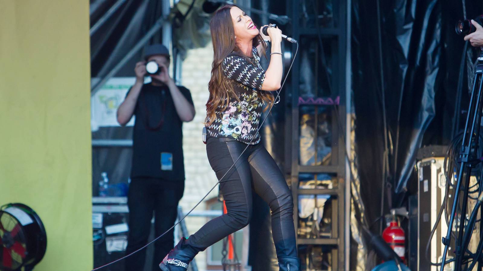 10 Breakup Songs For Valentine's Day Haters