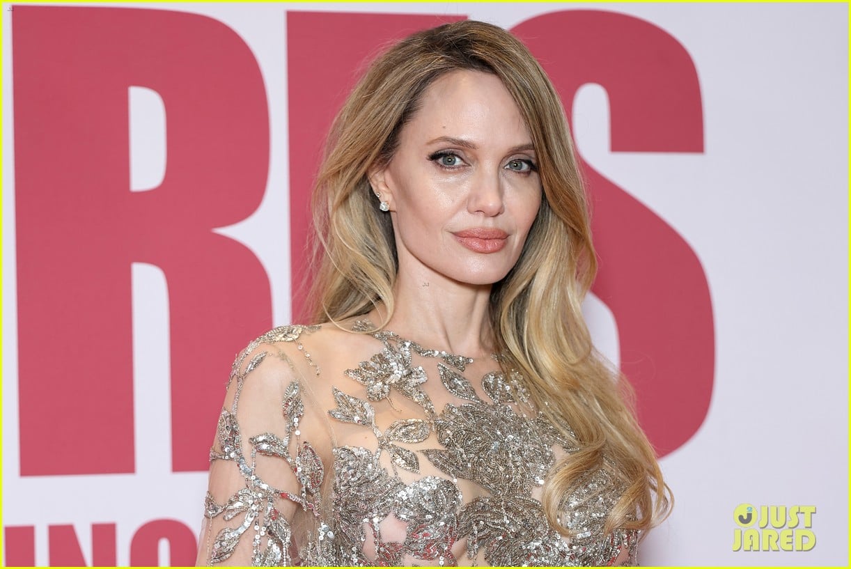 angelina jolie goes glam couture premiere in paris 025278866