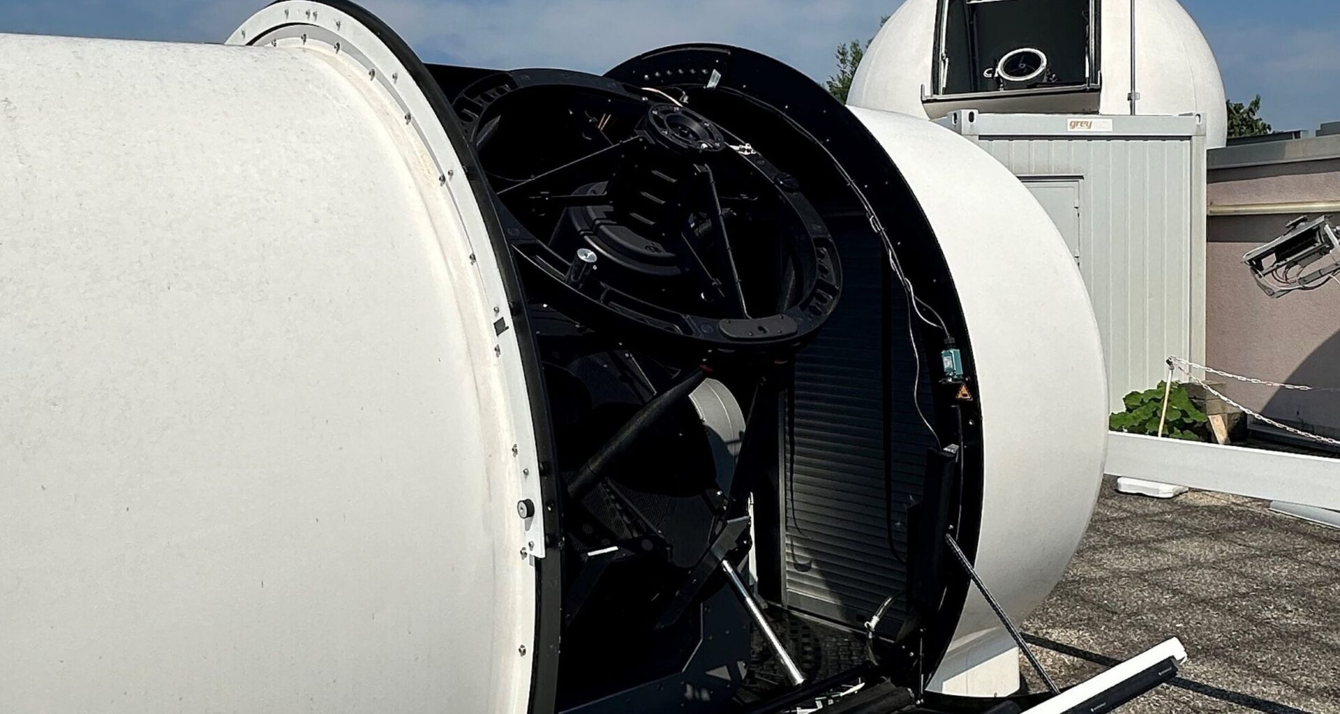 Million-pulse laser marks new era in satellite and debris tracking