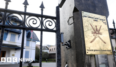 Iran says 'guiding principles' agreed with US at nuclear talks - BBC