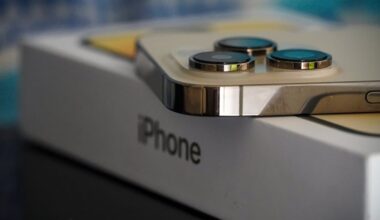 Apple Chooses High-End Buyers As Chips Run Out