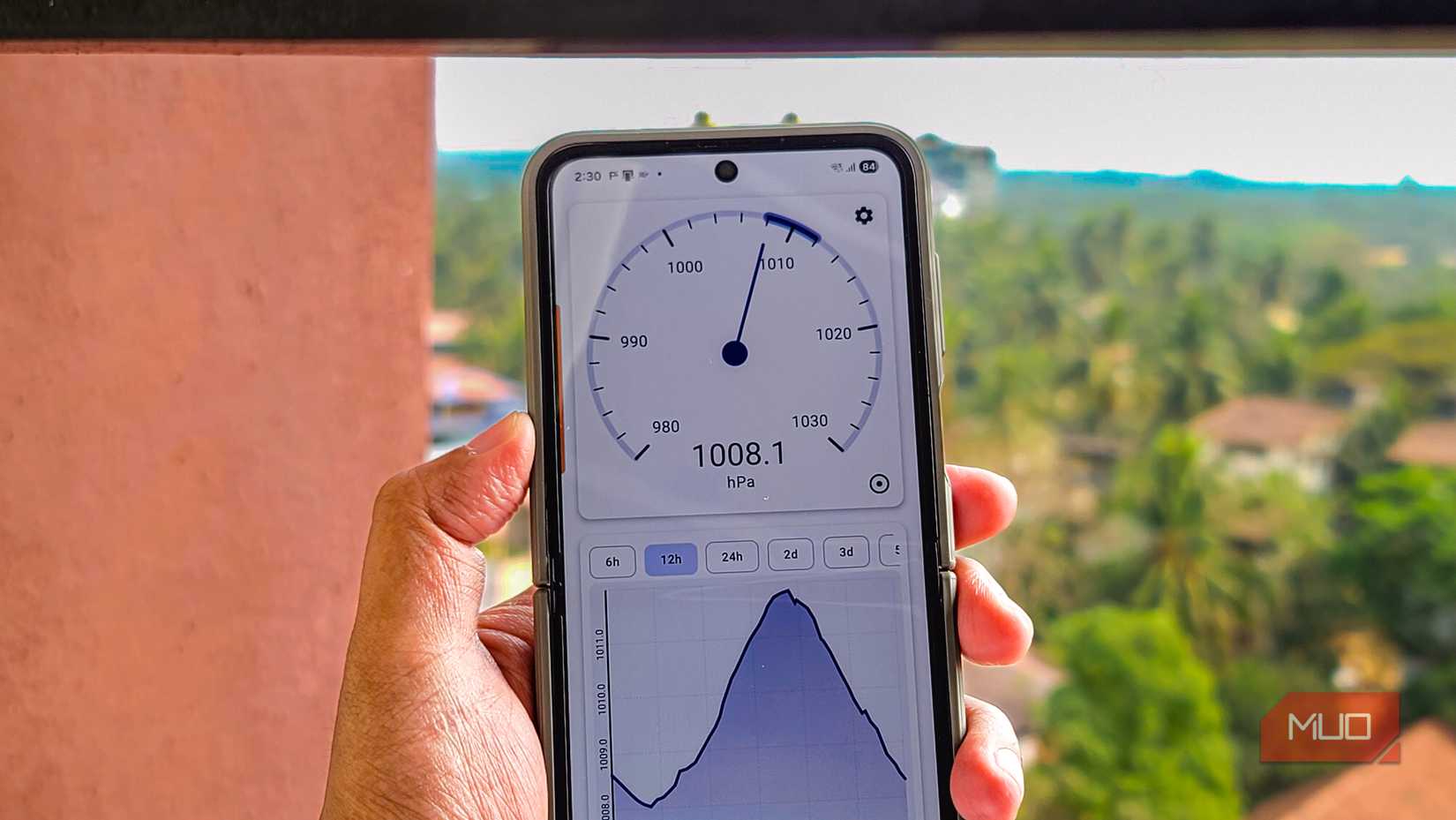 Barometer+ Pressure tracker app open on a Galaxy Z Flip 6 (2)