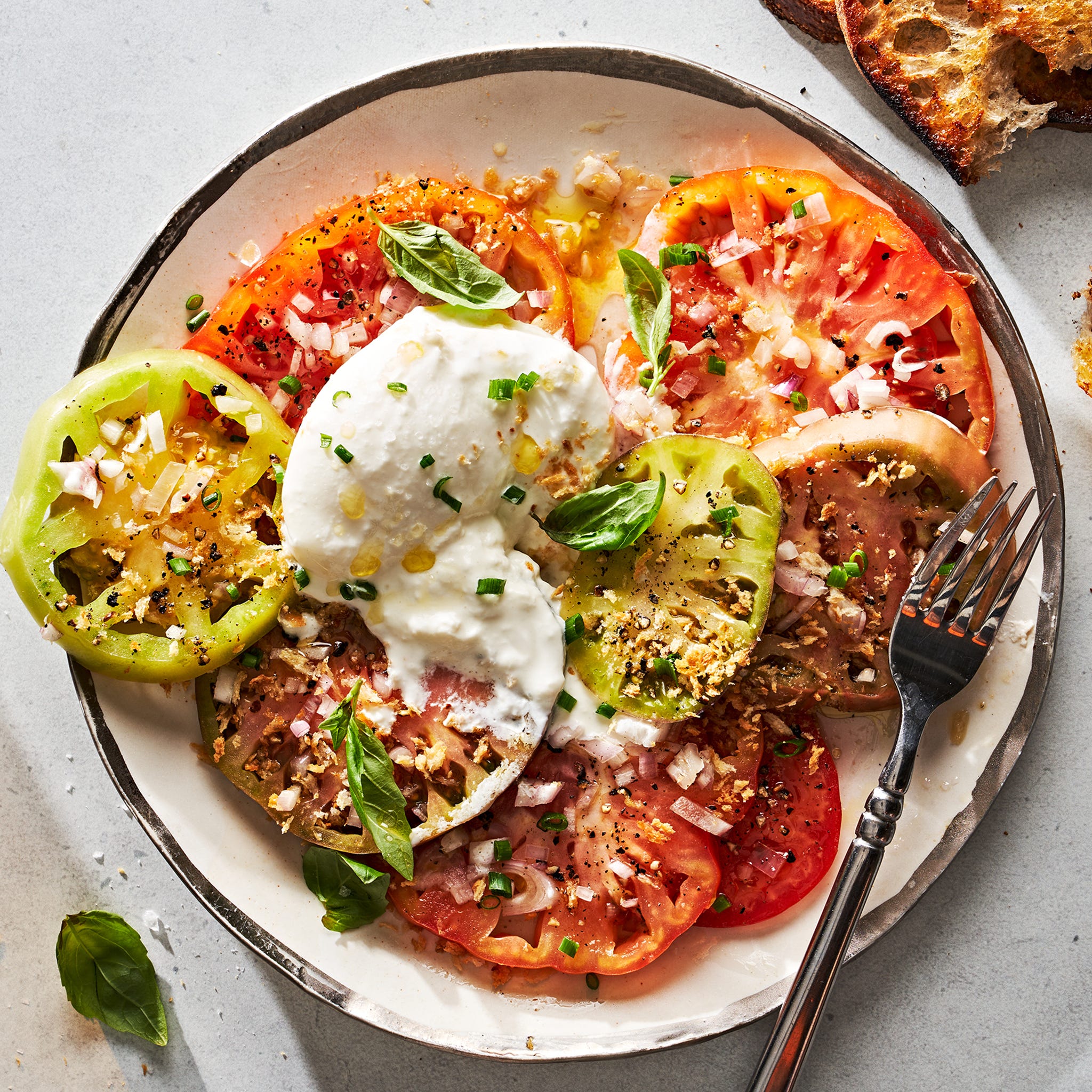 burrata salad with tomatoes