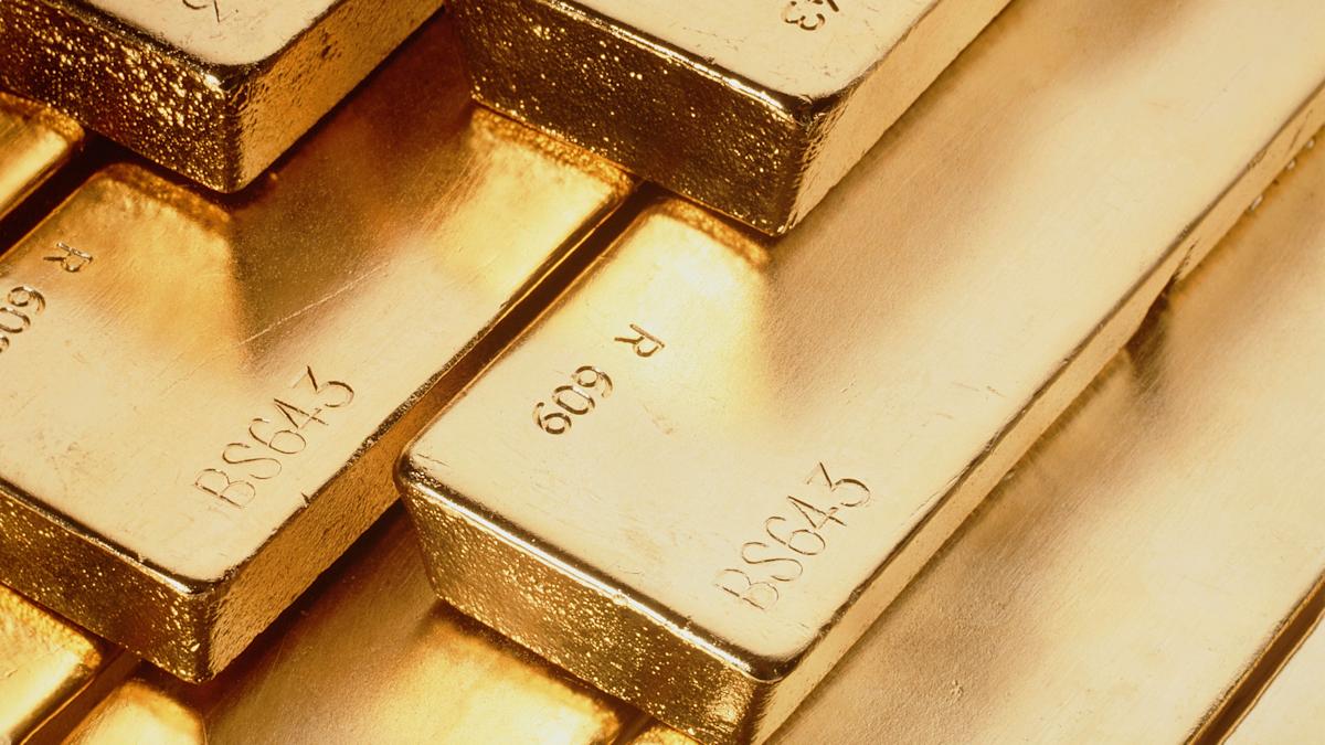 Gold and silver sell-off gathers steam in correction after record highs