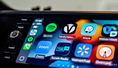 CarPlay will let you play videos with iOS 26, but there are rules