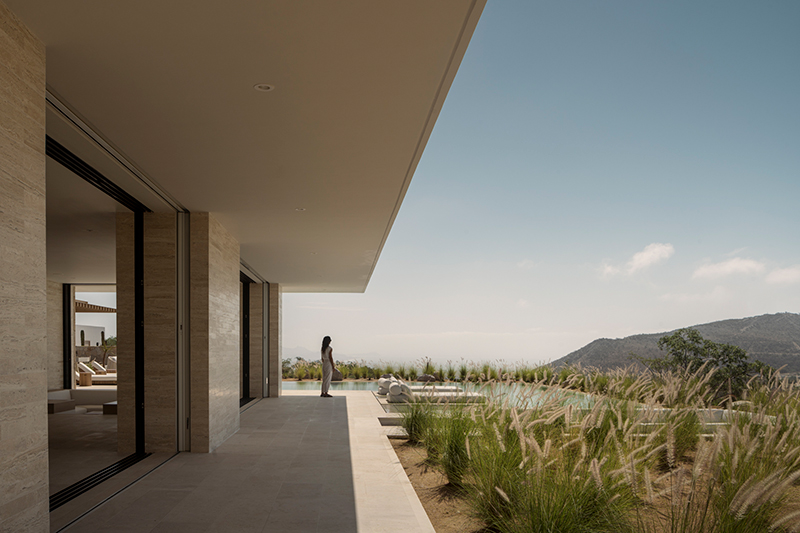 casa la vista’s exterior skin resembles tones and textures of mexican desert