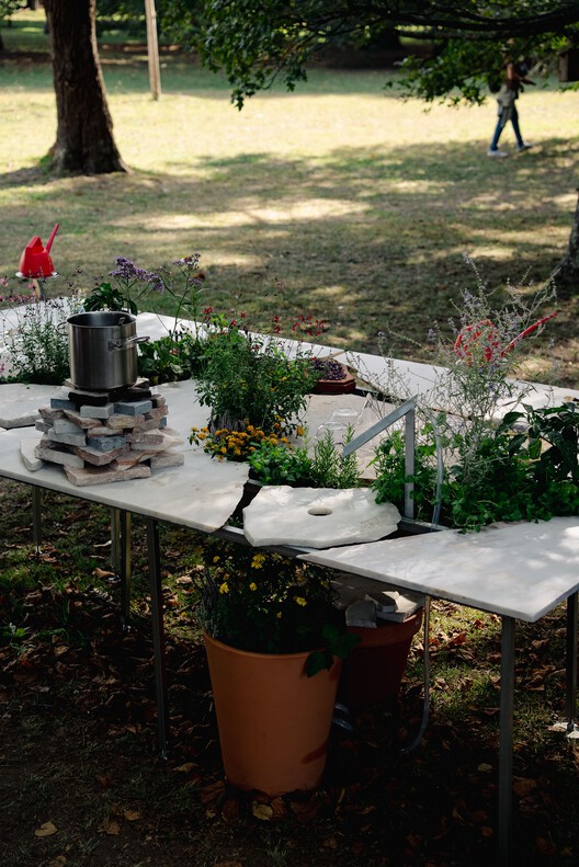 Live Multispecies Kitchen / Fahrenheit Works - Exterior Photography, Garden