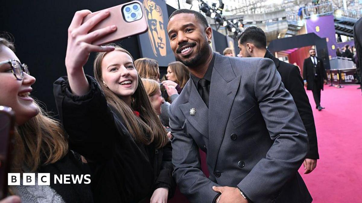 Alan Cumming hosts Bafta awards on British cinema's biggest night