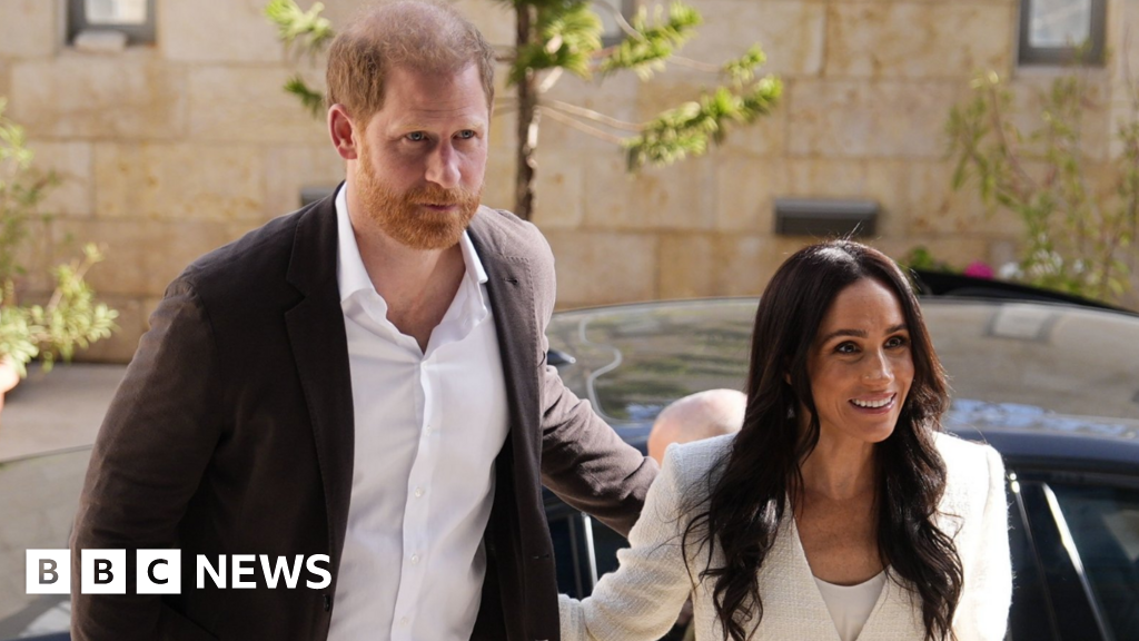 Harry and Meghan arrive in the Middle East for summit on refugees' needs - BBC