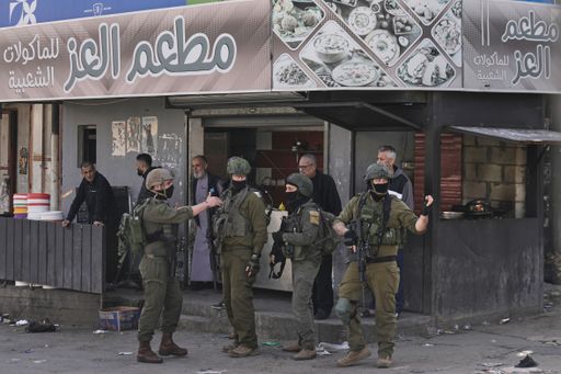Israel detains journalists, solidarity activists in occupied West Bank