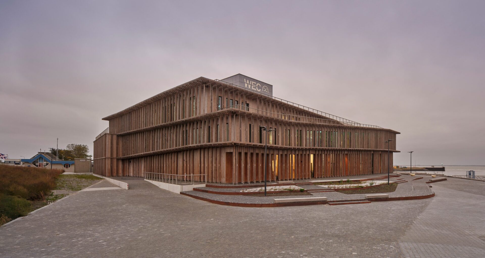 Dorte Mandrup winds walkway around Netherlands research centre