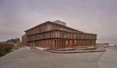 Dorte Mandrup winds walkway around Netherlands research centre