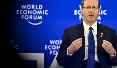 Australia dodges call for arrest of visiting Israel president