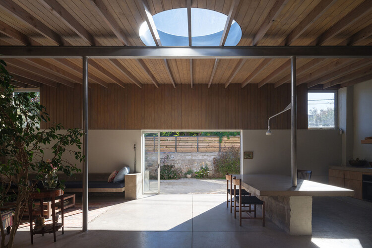 Environmental Comfort as an Interior Condition in South American Architecture - Image 1 of 17