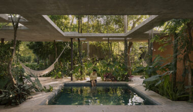 equipo de arquitectura organizes compressed earth house around native trees in paraguay