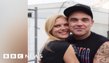 'I'm travelling 1,000 miles to watch Robbie Williams' - BBC