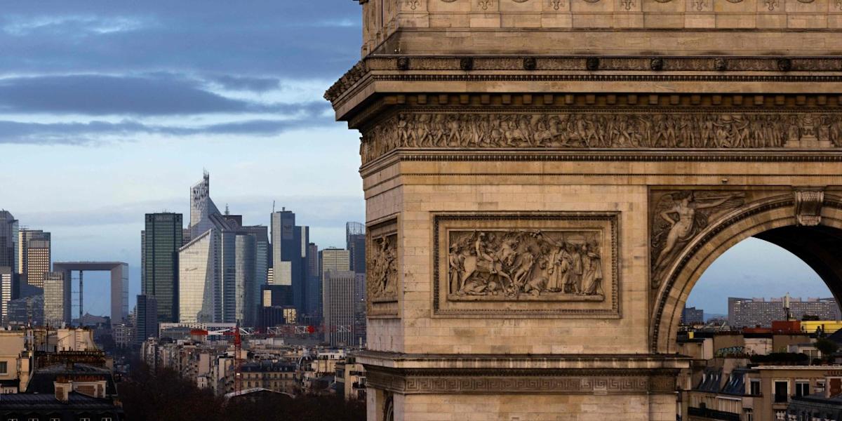 U.S. Business Activity Growth Slows as Europe Picks Up Pace